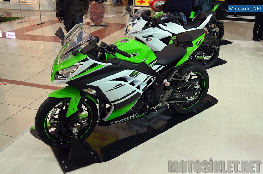 KawasakiStandi-2015-MotosikletFuari-Image-013