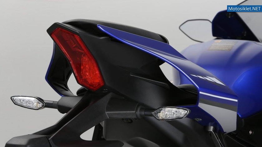 Yamaha-YZF-R1-Yeni-2015-038
