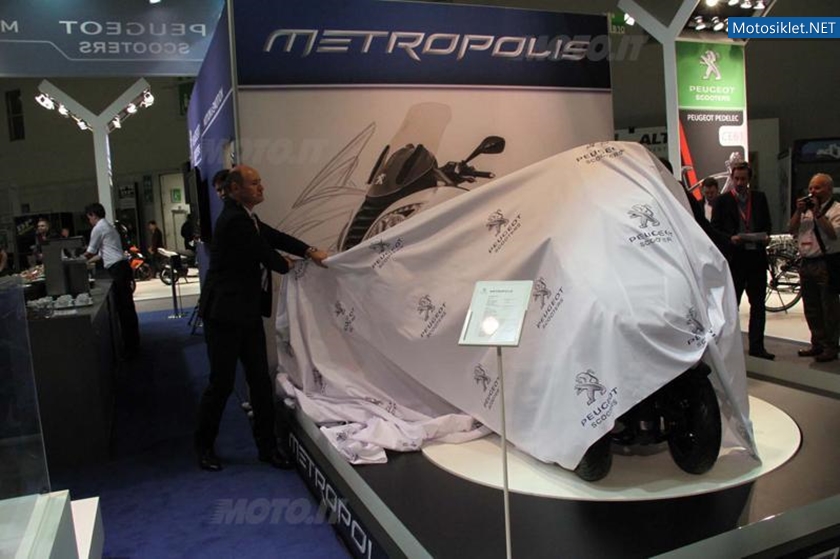 PeugeotMetropolis-400-2013-Intermot-MotosikletFuari-013