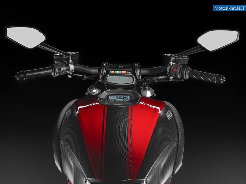 Ducati-Diavel-2015-039