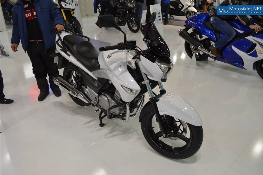 Suzuki-Standi-Motosiklet-Fuari-2014-032