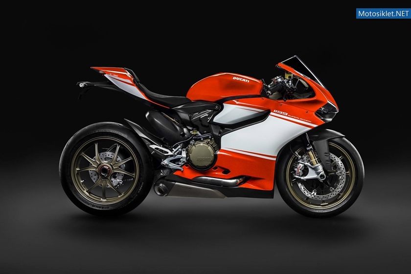 Ducati-1199-Superleggera-2014-016