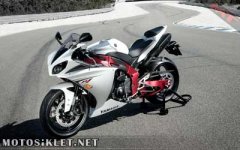 2009-yzf-r1-static-01_tcm26.jpg