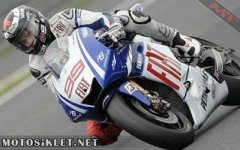 400x225-motogp-lorenzo_7786.jpg
