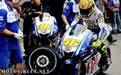400x225-motogp-rossi_pit_45.jpg