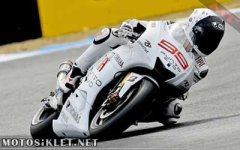 400x225-motogp-lorenzo_suzu.jpg