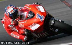 casey-stoner-ducati-team.jpg