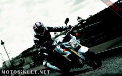 suzukigsr750201102.jpg