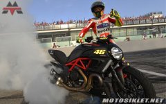ducatidiavelrossidrag.jpg