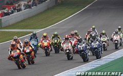moto-gp-2013-calender.jpg