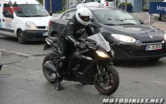 okan-bayulgen-kawasaki-ninja.jpg