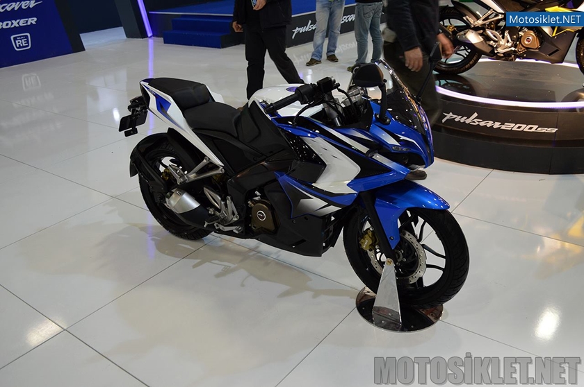 Bajaj-Standi-2015-Motosiklet-Fuari-Image-001