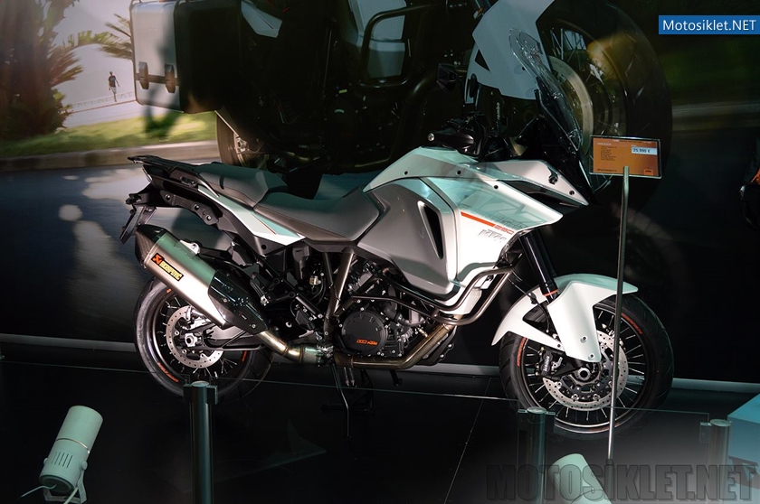 KTM-Standi-2015-Motosiklet-Image-026