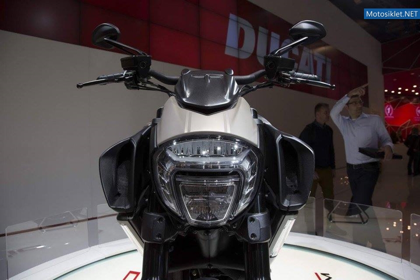 DucatiStandi-MilanoMotosikletFuari-EICMA2015-041