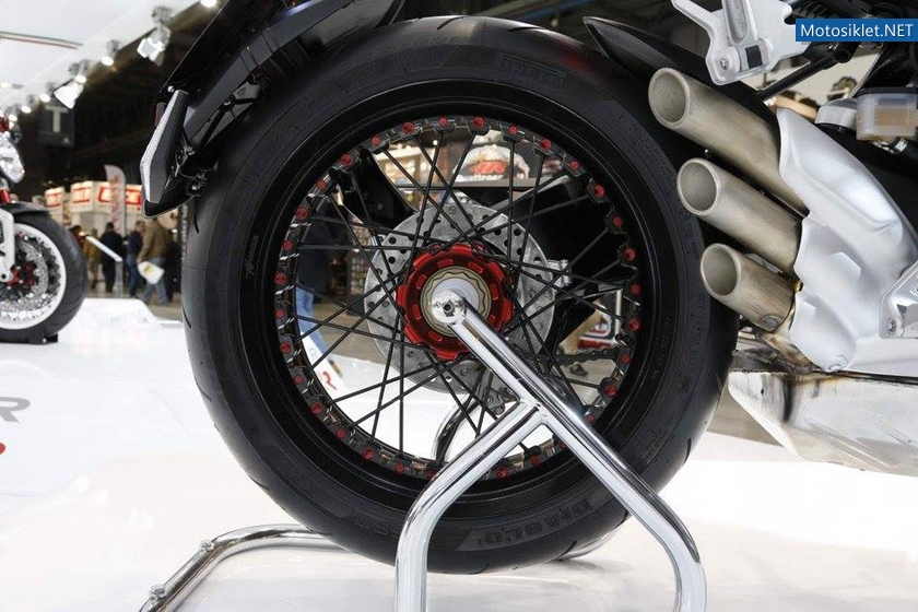 MVAgustaStandi-MilanoMotosikletFuari-EICMA-2015-043