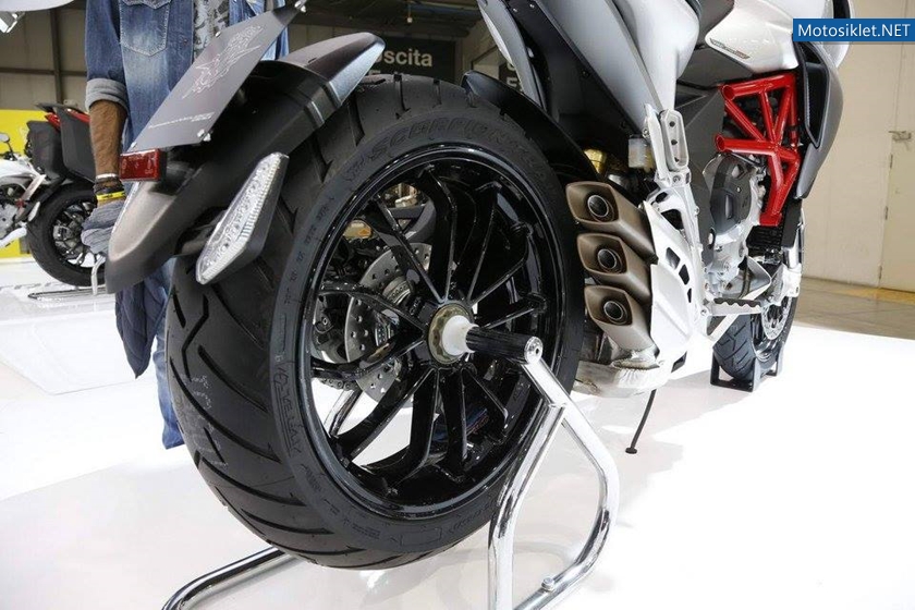 MVAgustaStandi-MilanoMotosikletFuari-EICMA-2015-061