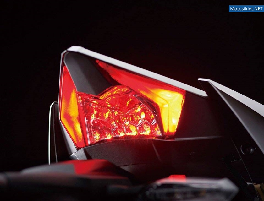 Kawasaki-NinjaH2-2015-018