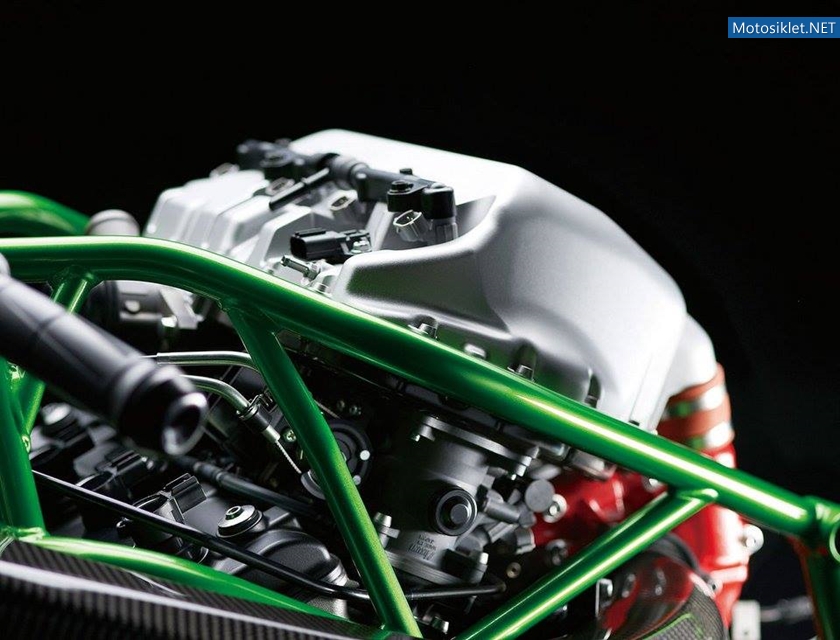 Kawasaki-NinjaH2-2015-019