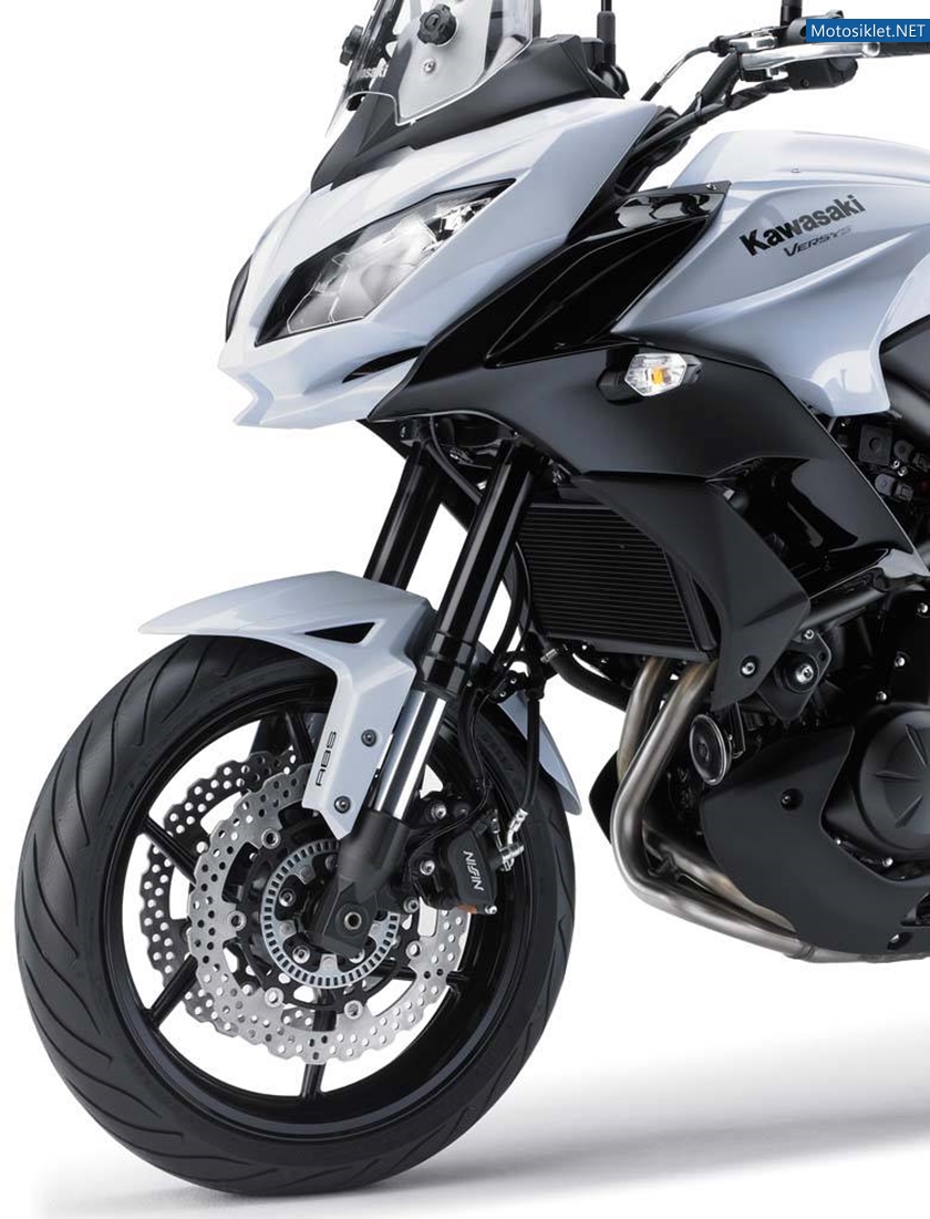 Kawasaki-Versys-650-2015-014