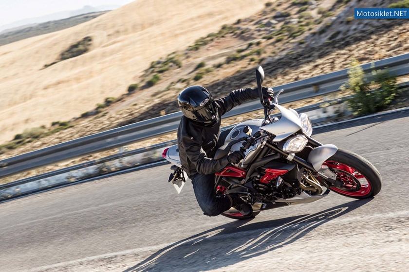 TriumphStreetTripleRX-2015-002