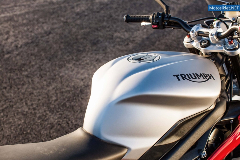 TriumphStreetTripleRX-2015-005