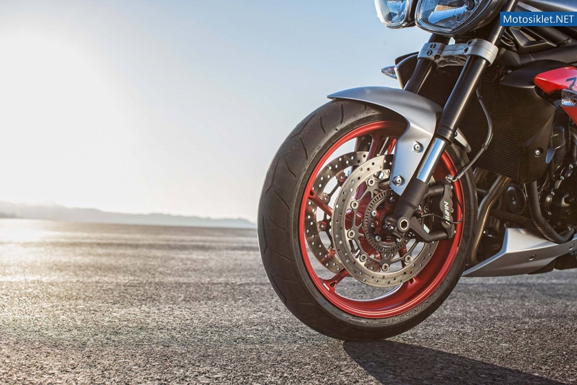 TriumphStreetTripleRX-2015-012