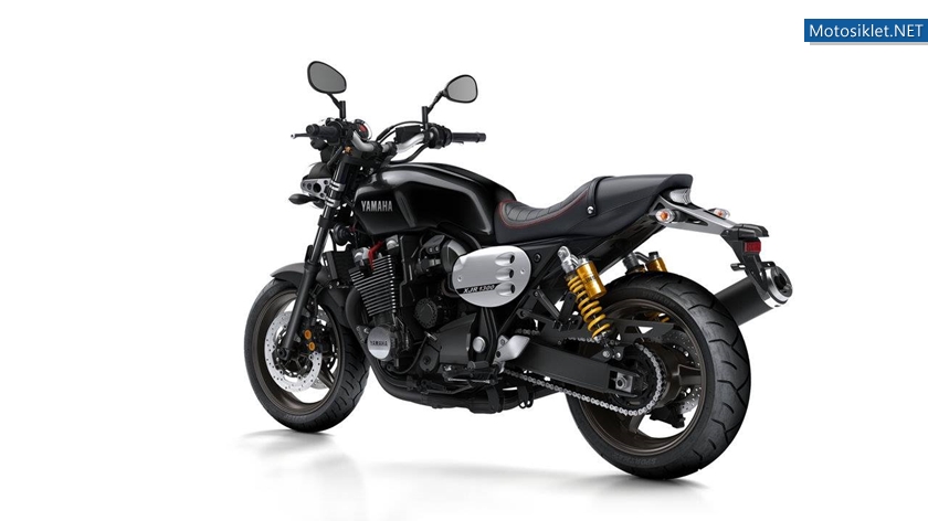 Yamaha-XJR-1300-2015-006
