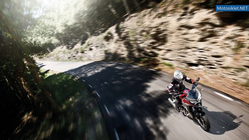 Honda-VFR800X-Crossrunner800-2015-017