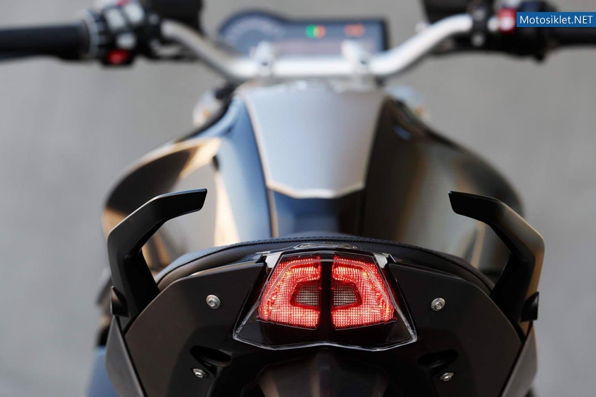 BMW-R1200R-2015-015