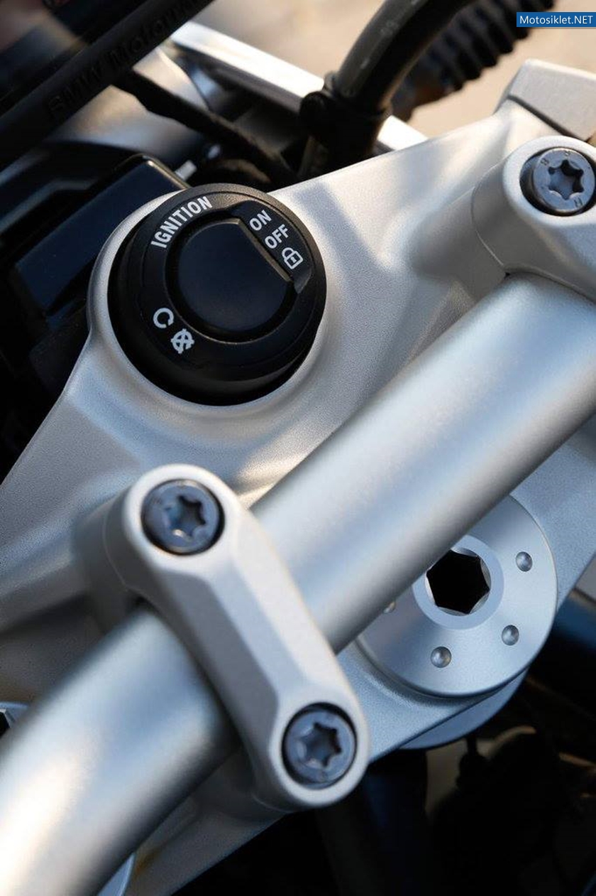BMW-R1200R-2015-065