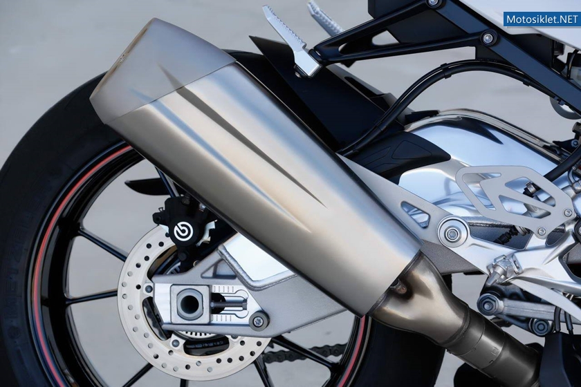 BMW-s1000RR-2015-Image-016