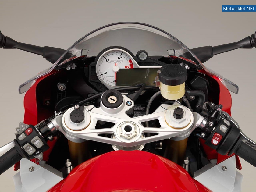 BMW-s1000RR-2015-Image-037
