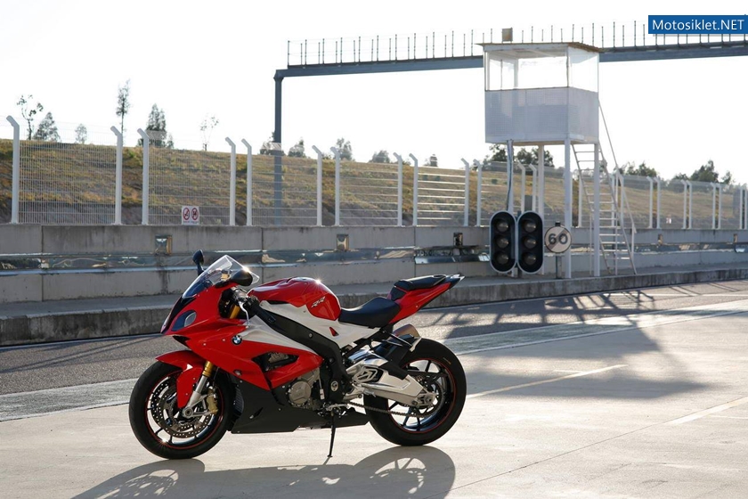 BMW-s1000RR-2015-Image-048