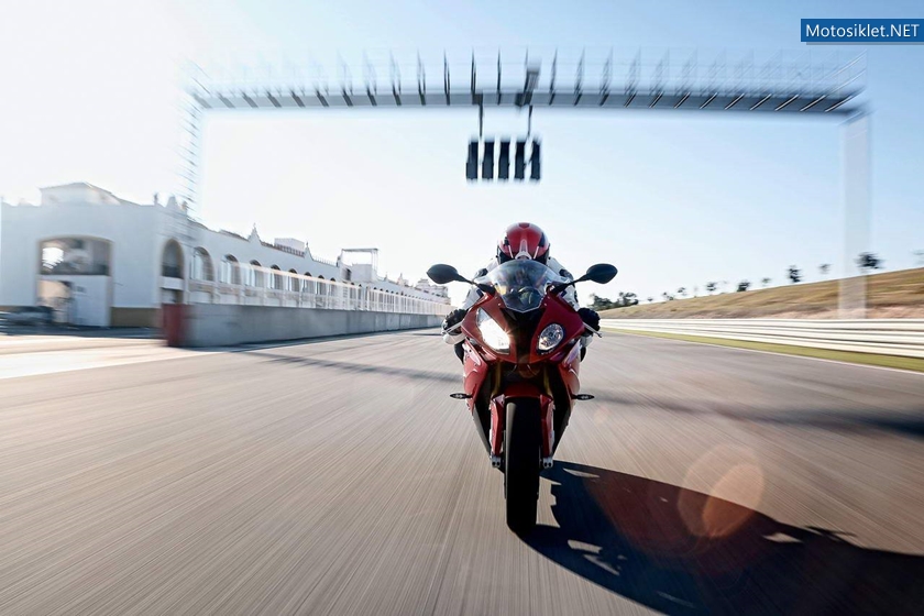 BMW-s1000RR-2015-Image-128