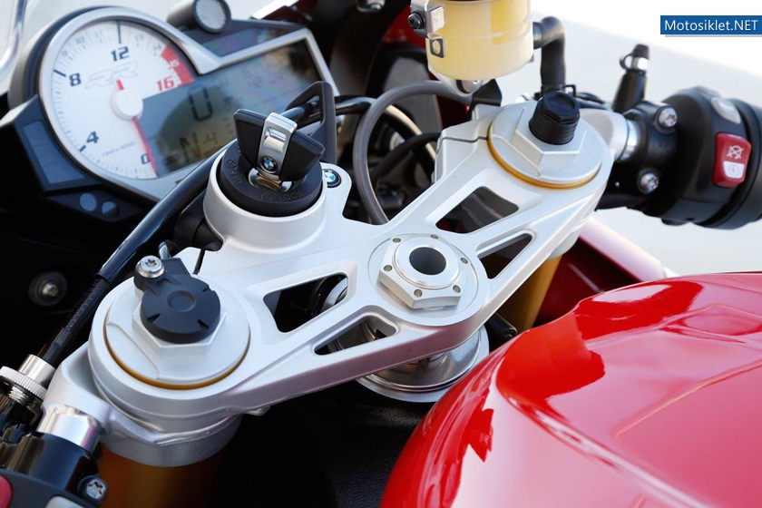 BMW-s1000RR-2015-Image-154