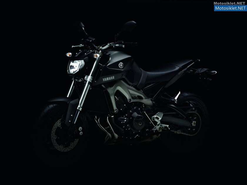 Yamaha-MT-09-2014-001