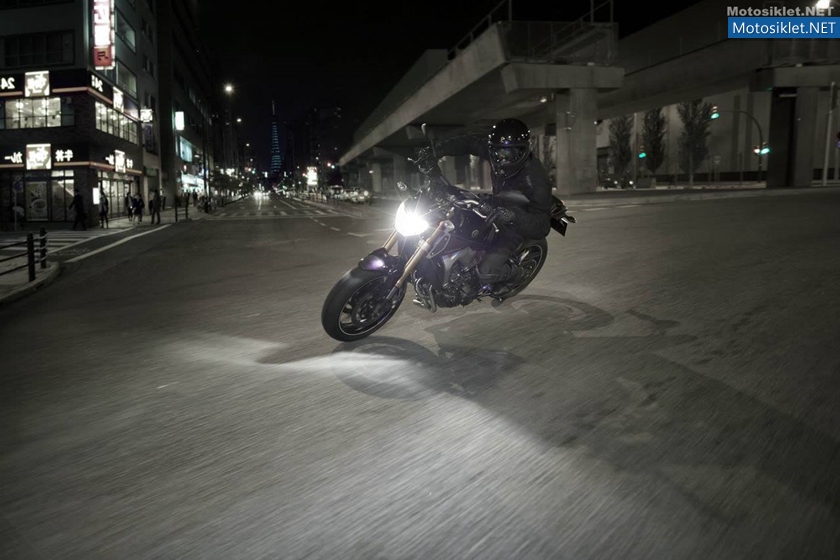 Yamaha-MT-09-2014-009