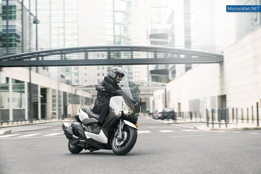 Yamaha-X-Max400-2013-005