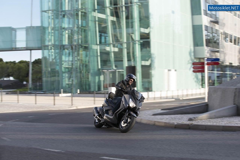 Yamaha-X-Max400-2013-025