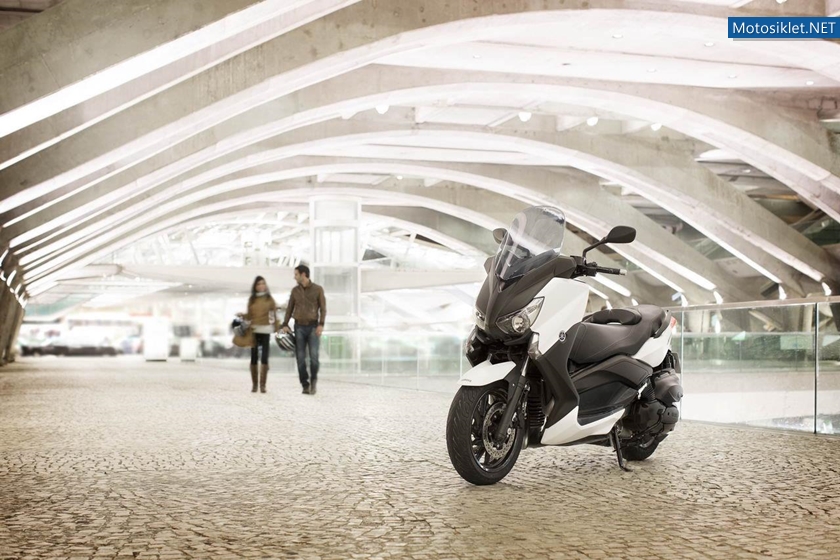 Yamaha-X-Max400-2013-026