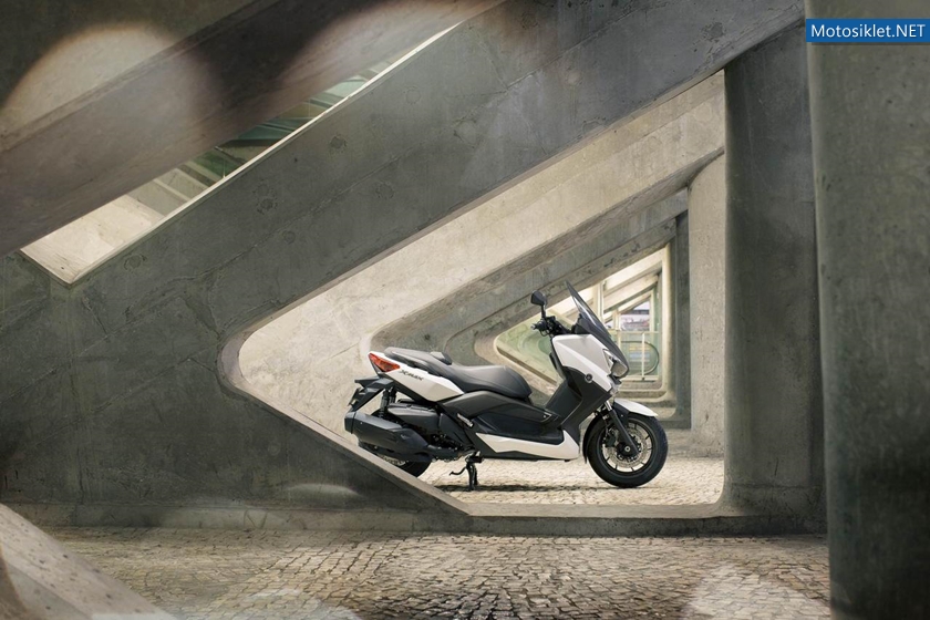 Yamaha-X-Max400-2013-039
