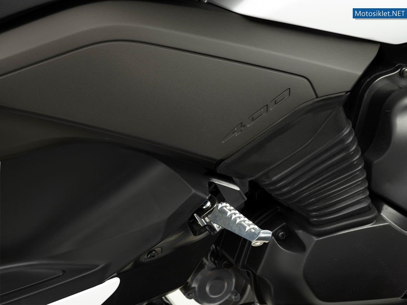 Yamaha-X-Max400-2013-049