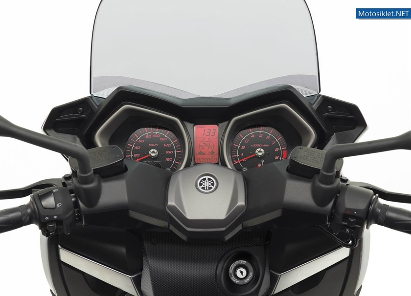 Yamaha-X-Max400-2013-055