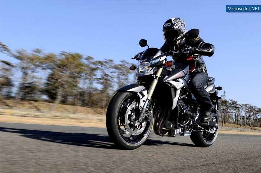 SuzukiGSR-750-BlackMat-2013-LimitedEdition-001