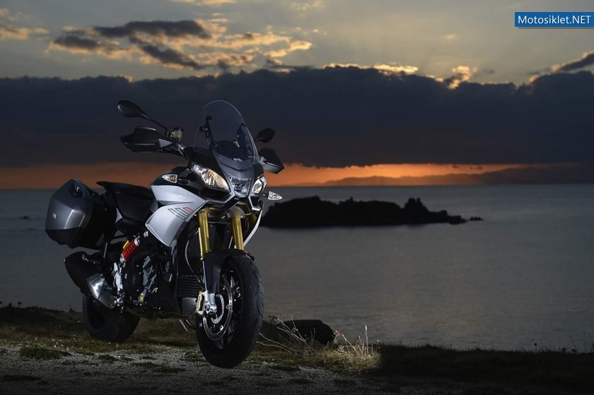 Aprilia-Caponord-1200-2013-Model-030