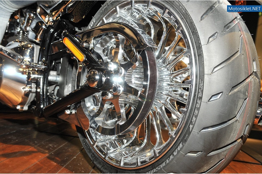 HarleyDavidson-MilanoMotosikletFuari-001