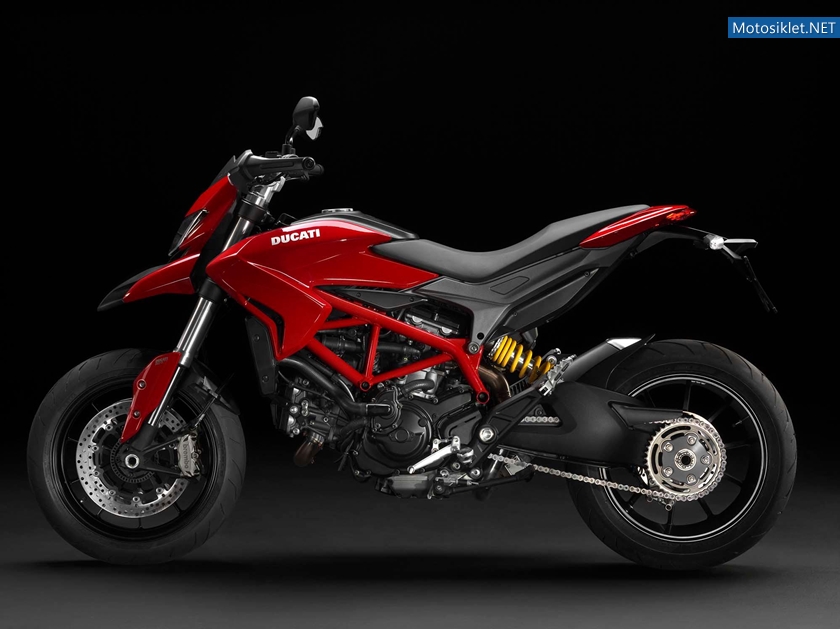 2013-Ducati-Hyperstrad-005