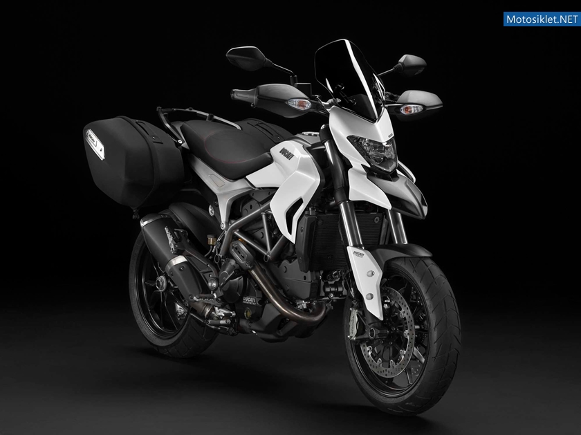 2013-Ducati-Hyperstrad-006
