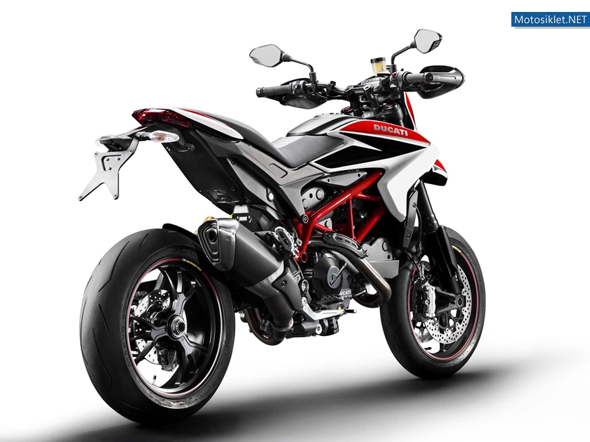 2013-Ducati-Hyperstrad-011