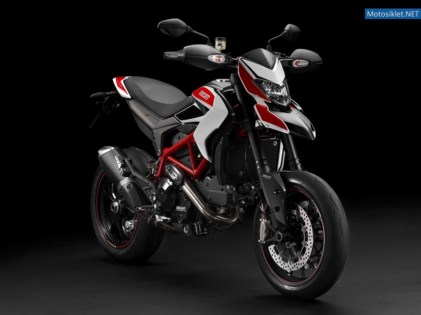2013-Ducati-Hyperstrad-012